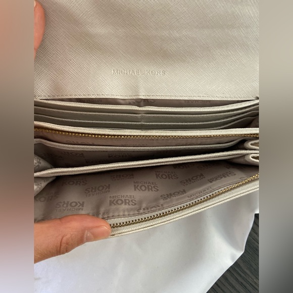 Mickael Kors Drawstring Monogram Leather Tote Bag and Wallet Brown Cream - Picture 2 of 10